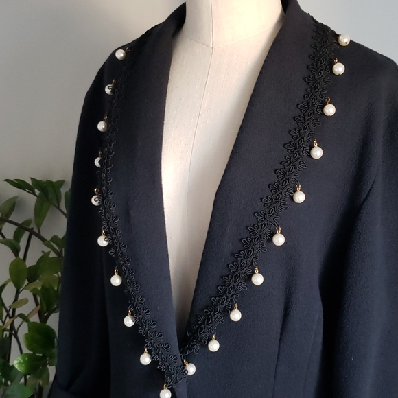 1980s Vintage Pearl Embellished Blazer - Picture 2 of 6